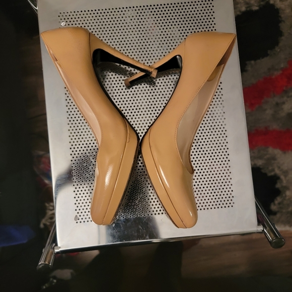 PRADA Beige Patent Leather Platform Pointed-Toe Pumps - Picture 6 of 15